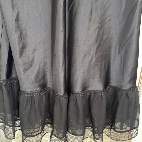 Victoria’s Secret Angels Y2K Black Slip Chemise With Ruffle - Picture 4 of 11